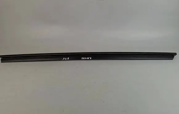 Mercedes-Benz GLA W156 X156 Rubber seal front door window/glass A1567250465