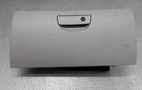 Chrysler 300 - 300C Glove box 1054230