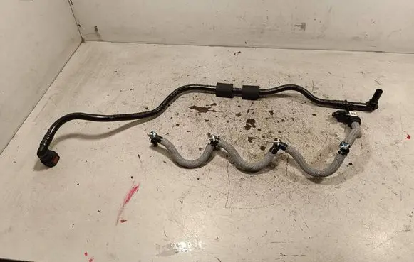 Nissan X-Trail T32 Fuel line pipe 