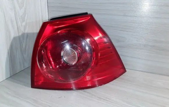 Volkswagen Golf V Rear/tail lights 1K6945096AA