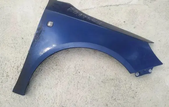 Skoda Fabia Mk2 (5J) Fender melynas