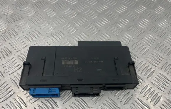 BMW 3 E90 E91 Comfort/convenience module 532472503 9227184 9026074985