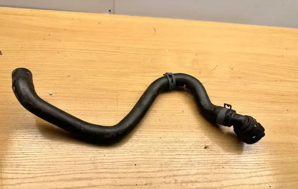 Volkswagen Golf VII Engine coolant pipe/hose 5Q0122291S