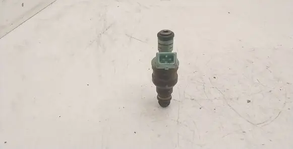 BMW 5 E39 Fuel injector 0280150415