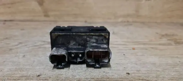 Volvo S70 V70 V70 XC Coolant fan relay 9442934