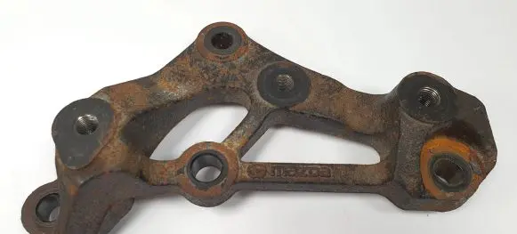 Mazda CX-7 Engine mounting bracket