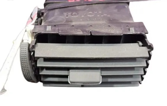 Toyota Avensis Verso Dashboard side air vent grill/cover trim