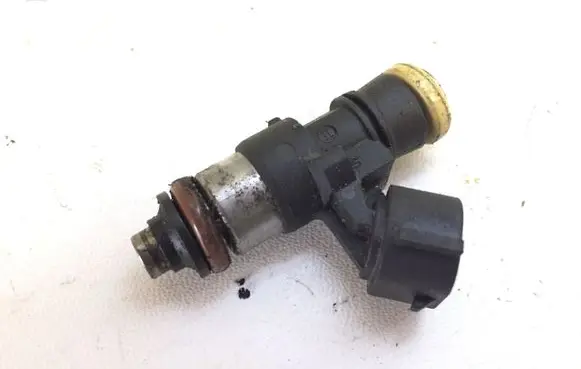 Volkswagen PASSAT B6 Fuel injector 03C906019A 0280158831