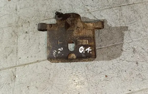 Mitsubishi Pajero Rear brake caliper