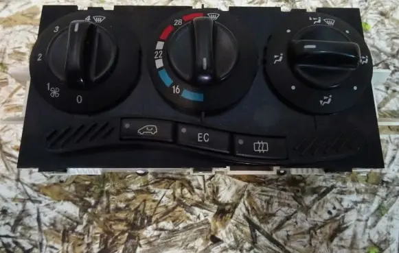 Mercedes-Benz A W168 Climate control unit 1688300485