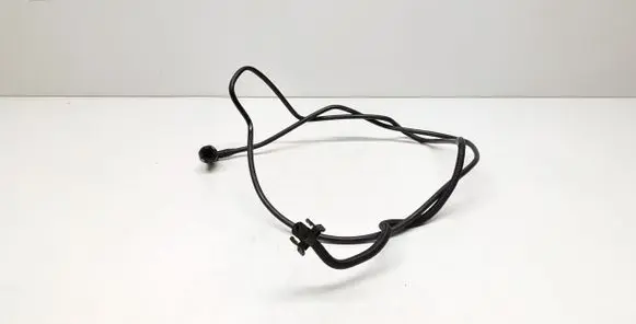 Engine coolant pipe/hose