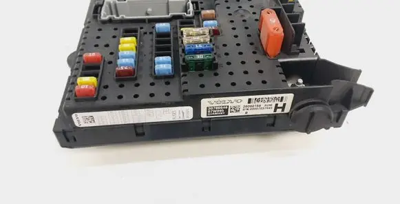 Volvo XC90 Fuse module 30786646