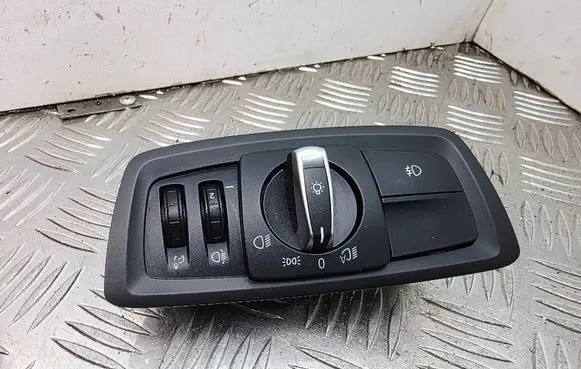 BMW 2 F22 F23 Light switch 6847522