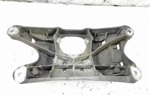 Gearbox mounting bracket