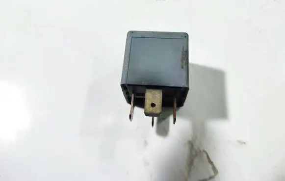 Volkswagen Golf V Other relay 141951253 141951253B