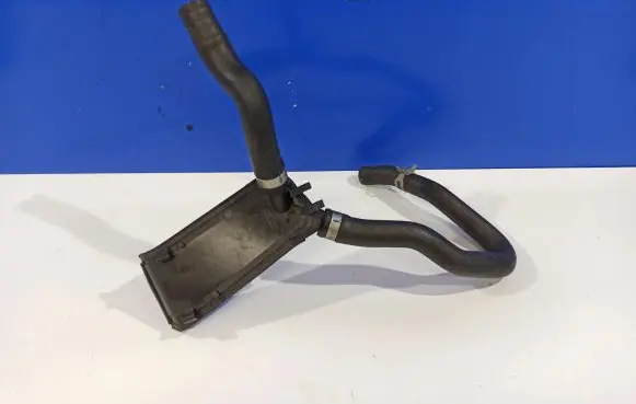 Volvo XC90 Engine coolant pipe/hose 31338712 32339860