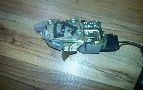 Mazda 626 Rear door lock