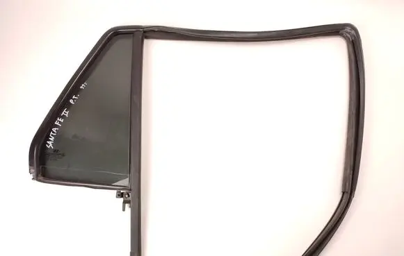 Hyundai Santa Fe Rear door window glass 43R000385