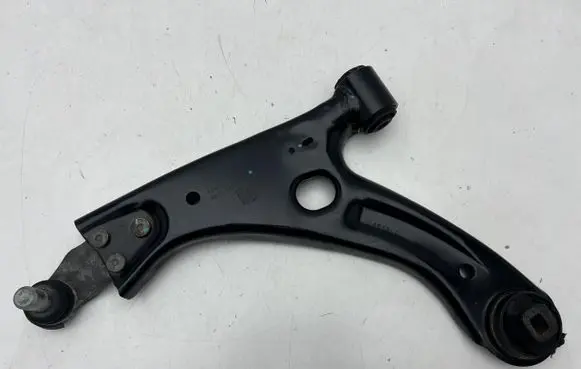 Volvo XC40 Front control arm 32400870