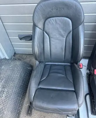 Seat set