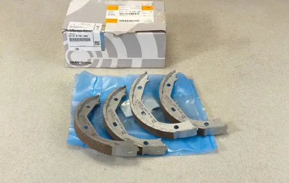 BMW X1 E84 Handbrake/parking brake pads 6761292 1163988