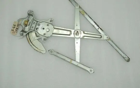 Suzuki Swift I Front window lifting mechanism without motor 8340163J51