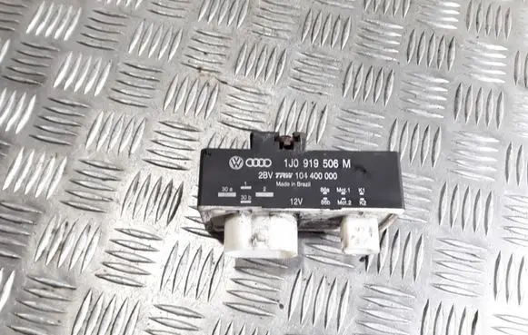 Seat Ibiza III (6L) Coolant fan relay 1J0919506M 104400000