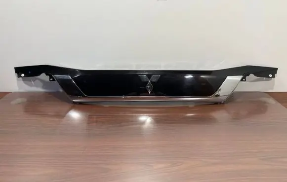 Mitsubishi Outlander Trunk door license plate light bar 5817A26502