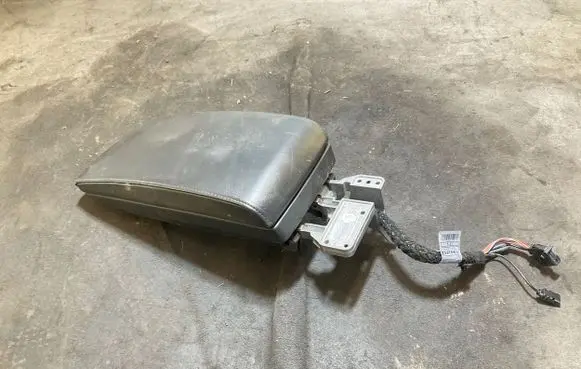 BMW X3 E83 Armrest 74275424