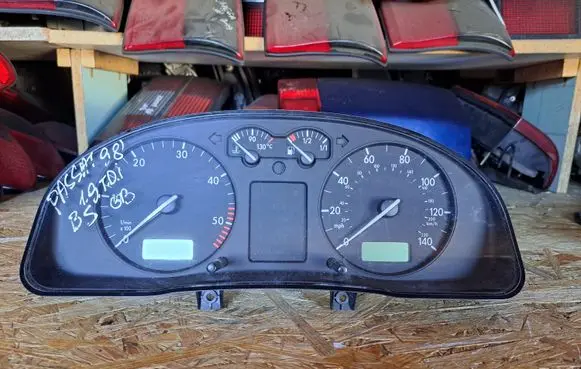 Volkswagen PASSAT B5 Speedometer (instrument cluster) 09051979906 0905197990659 09051940090