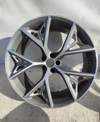 Audi Q8 R21 alloy rim 