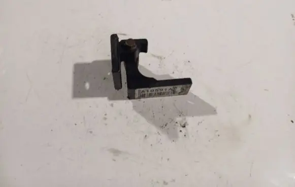 Front door upper hinge