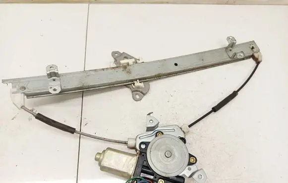 Nissan X-Trail T30 Sliding door window regulator with motor