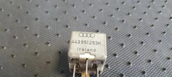 Audi A4 S4 B5 8D Other relay 443951253K 899512000