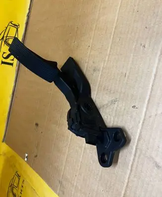 Mercedes-Benz GL X166 Accelerator throttle pedal A2923000000