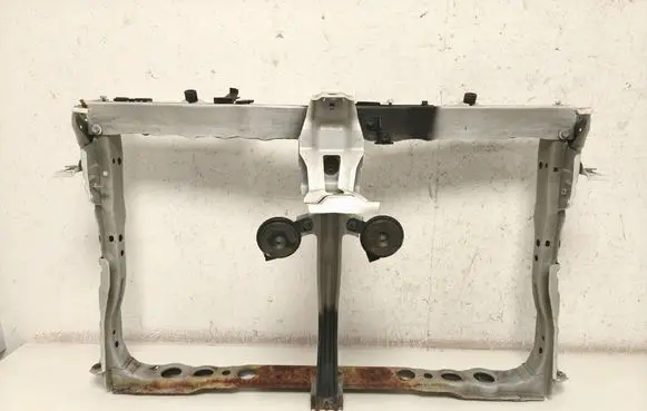 Toyota Avensis T270 Radiator support slam panel 