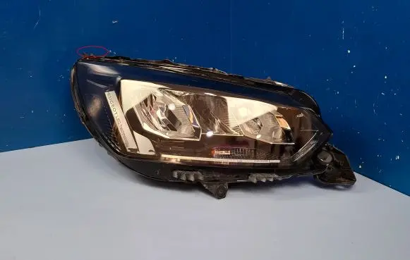 Peugeot 2008 II Headlight/headlamp 9833036180 73312206
