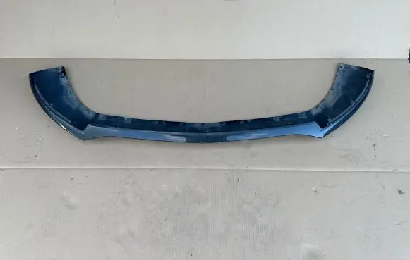 Front bumper lip