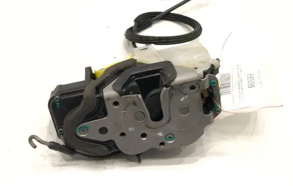 Opel Insignia A Front door lock 13503797
