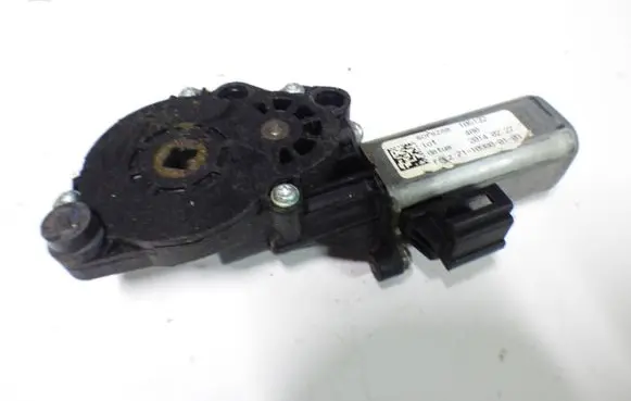 BMW 4 F32 F33 Seat adjustment motor P1109800103 106132 20140227