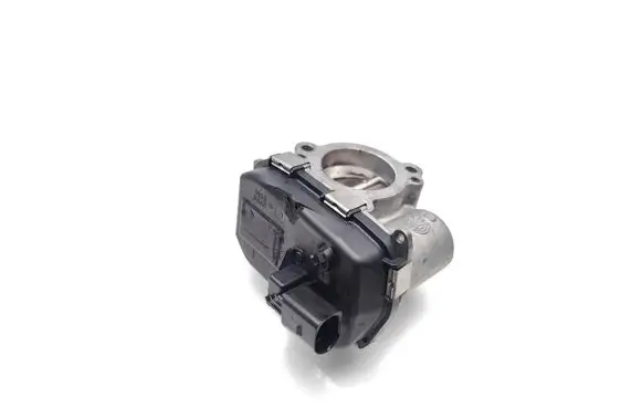 Volkswagen Polo VI Electric throttle body valve 05C133062A