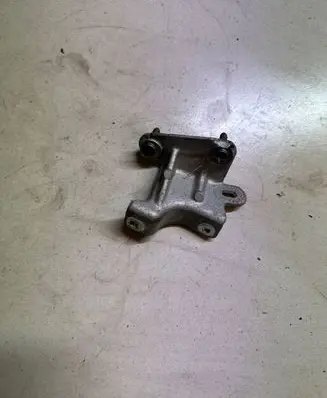 Renault Megane III Other engine bay part 570157R