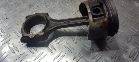 Honda Accord Piston with connecting rod