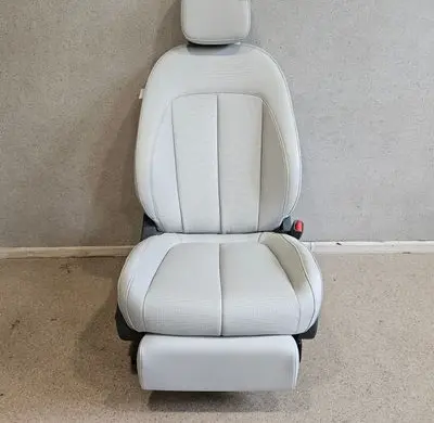 Hyundai Ioniq 5 Front passenger seat 