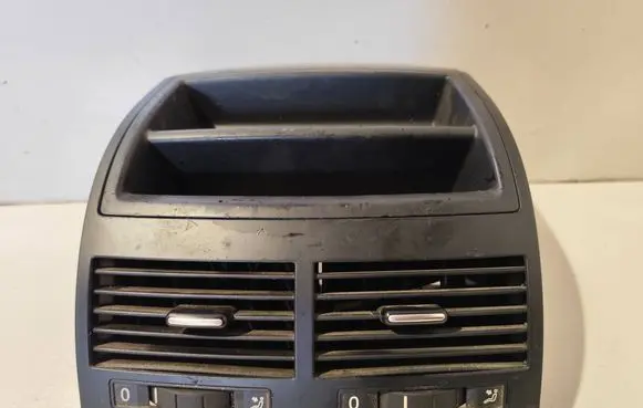 Volkswagen Touareg I Dash center air vent grill 7l6819727 7L6857923