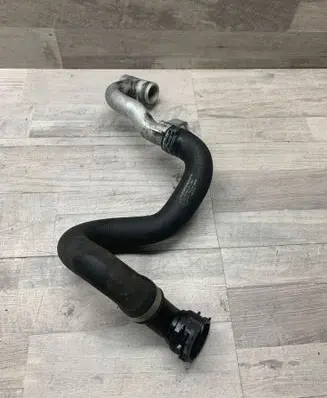 Audi Q5 SQ5 Engine coolant pipe/hose 059121071CR