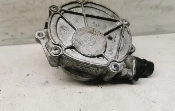 BMW 1 E81 E87 Vacuum pump 0313327116