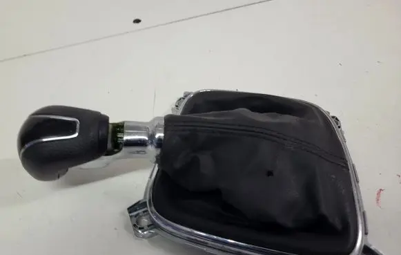 KIA Ceed Gear lever shifter trim leather/knob