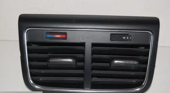 Audi A4 S4 B8 8K Rear air vent grill 8K0819203