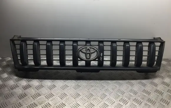 Toyota Land Cruiser (HDJ90) Front bumper upper radiator grill 5310060030